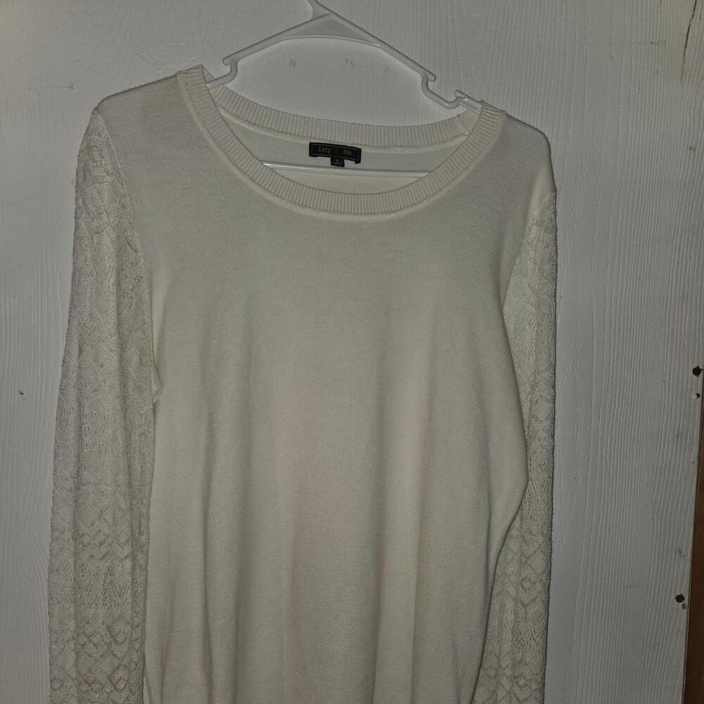 Unbranded Women's White and Cream Jumper